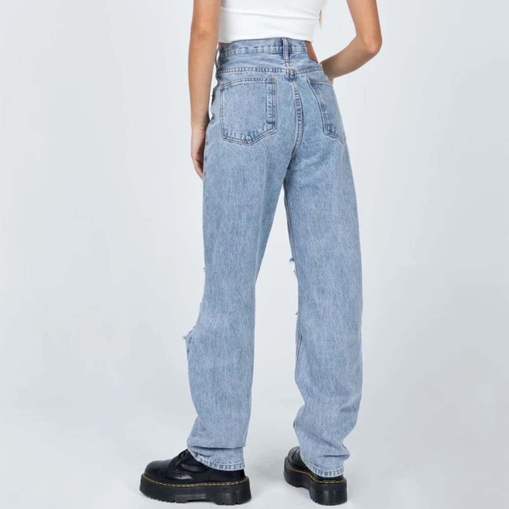 Princess Polly Holly Asymmetric Ripped Leg Jeans - Picture 5 of 7